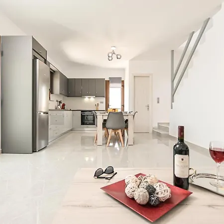 Nyaraló Elaion Naxos Town *