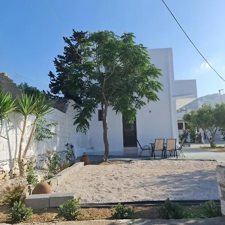 Nyaraló Elaion Naxos Town *